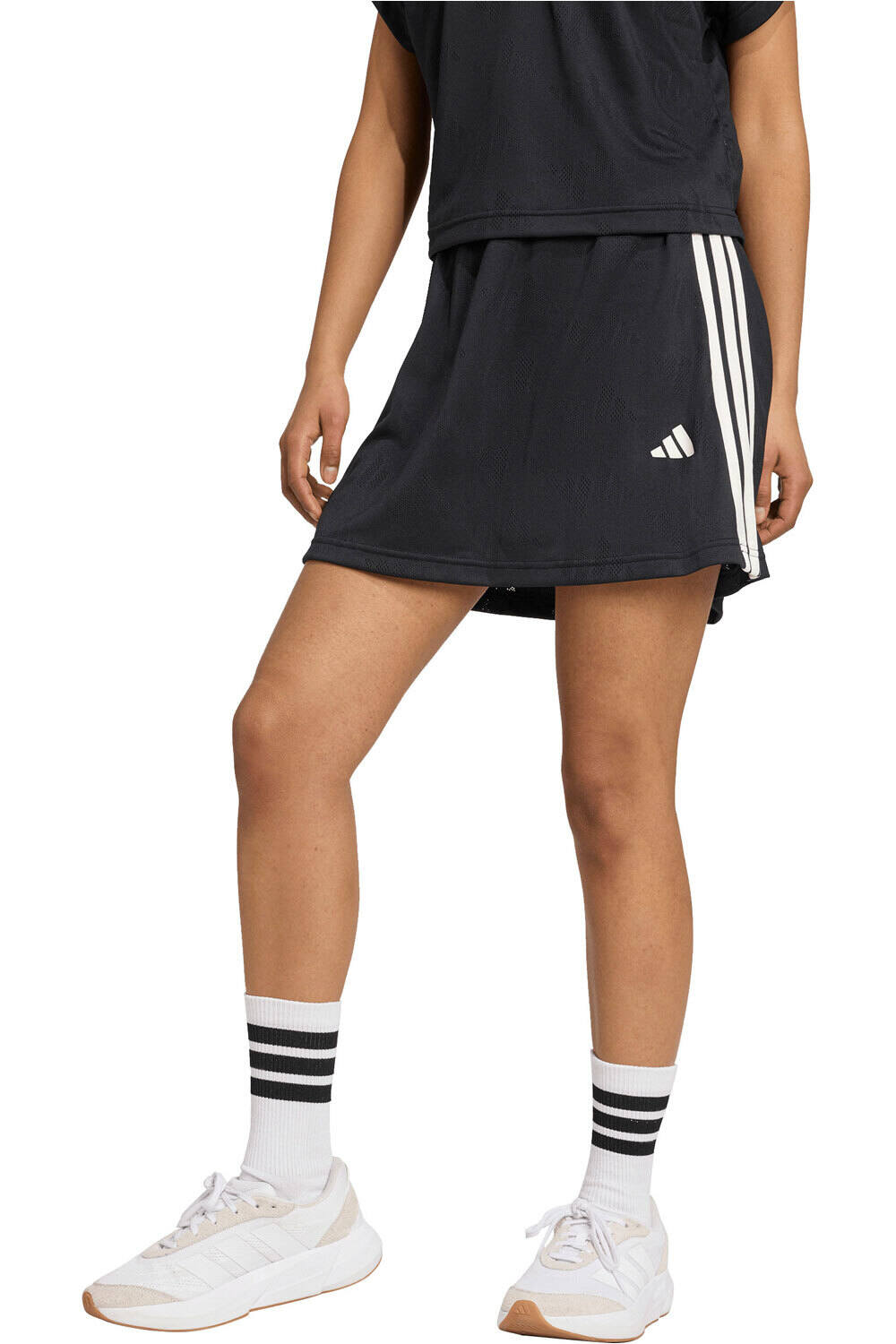 adidas faldas mujer STADIUM 3 STRIPES vista frontal