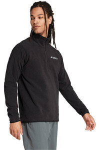 adidas forro polar hombre MULTI ESSENTIALS 1/2 ZIP FLEECE vista detalle