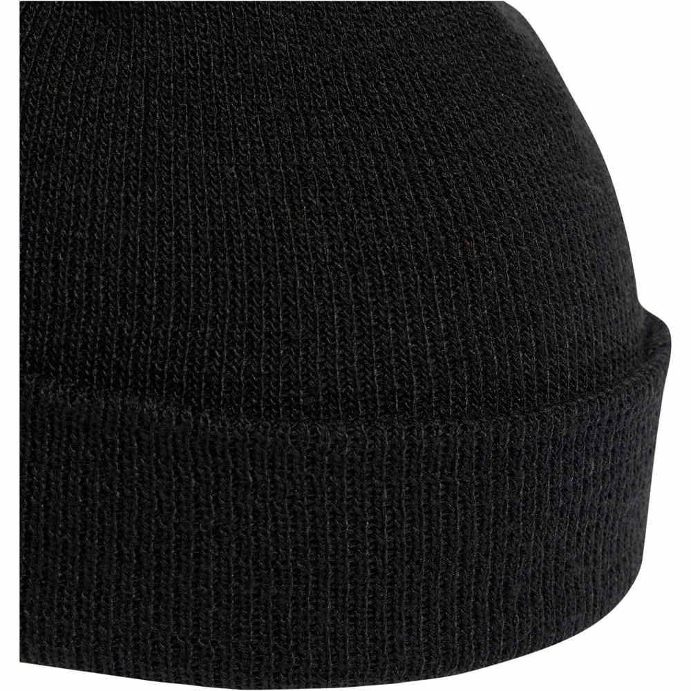 adidas gorro esquí hombre TECH BEANIE vista detalle