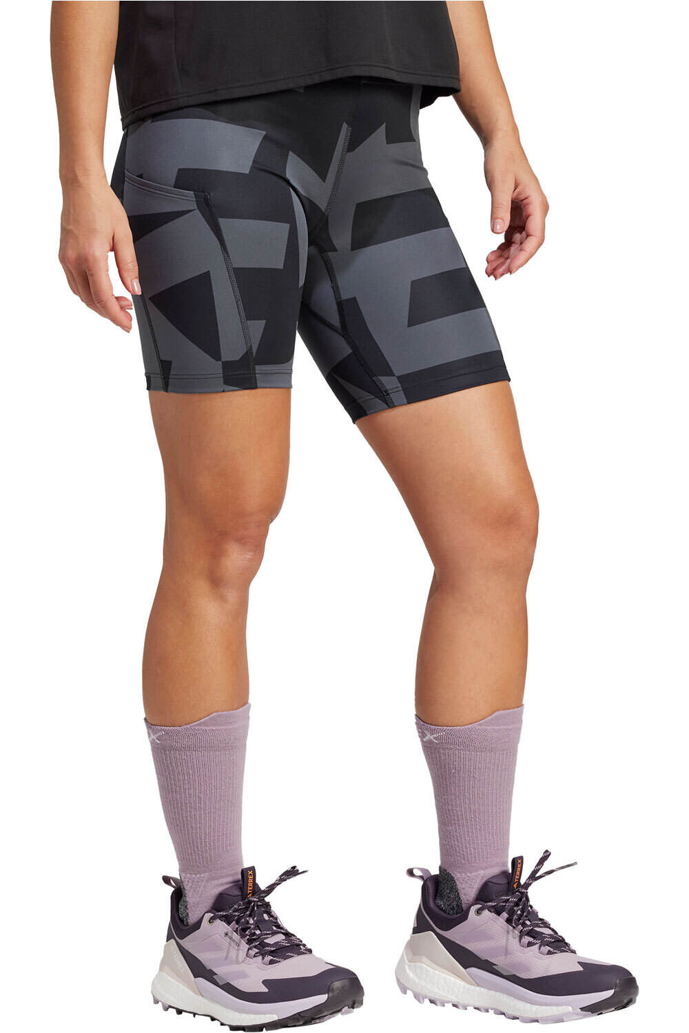 adidas Malla Corta Mujer TERREX MULTI 8INCH PRINTED TIGHT vista detalle