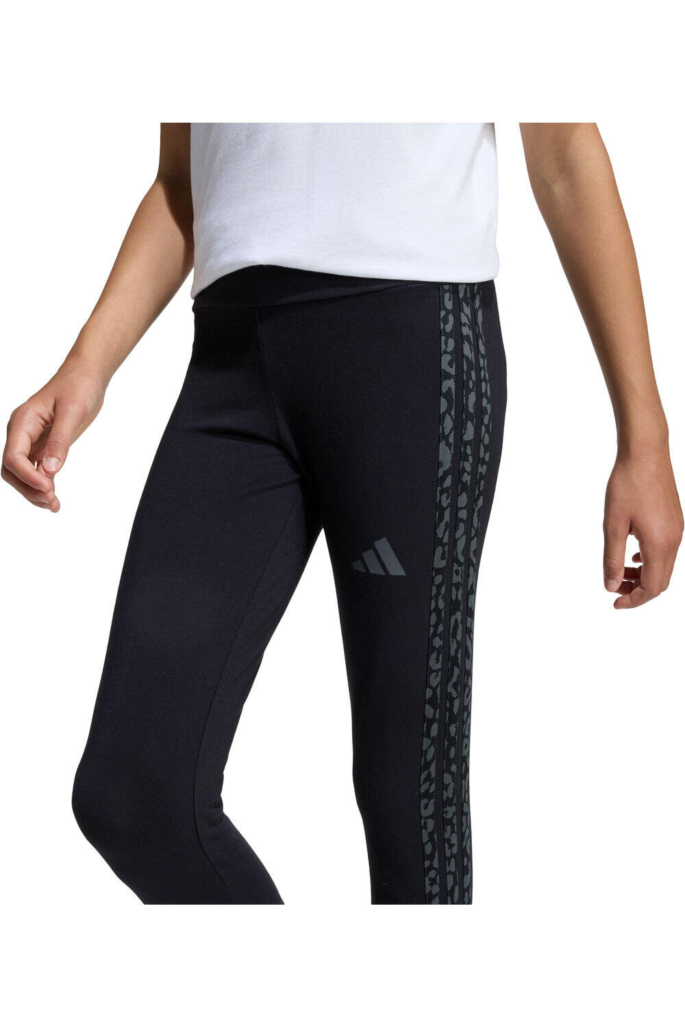 adidas malla larga junior ANIMAL SEASONALS vista detalle