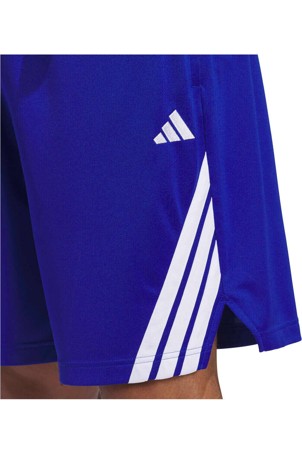 adidas pantalón baloncesto LEGENDS 3-STRIPES vista detalle