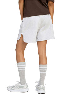 adidas pantalón corto deporte mujer 3 STRIPES STUDIO vista trasera