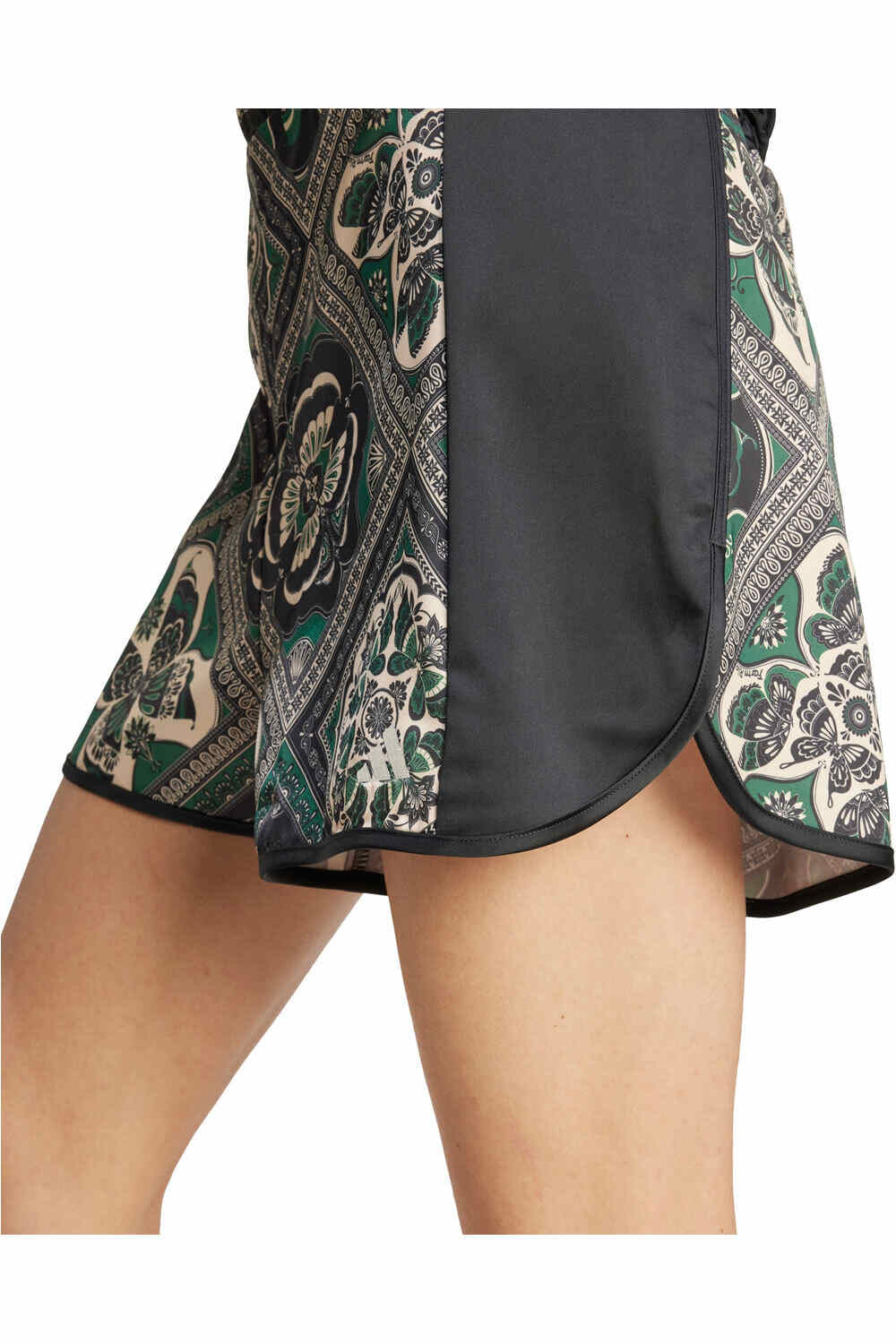 adidas pantalón corto deporte mujer FARM PREMIUM 04