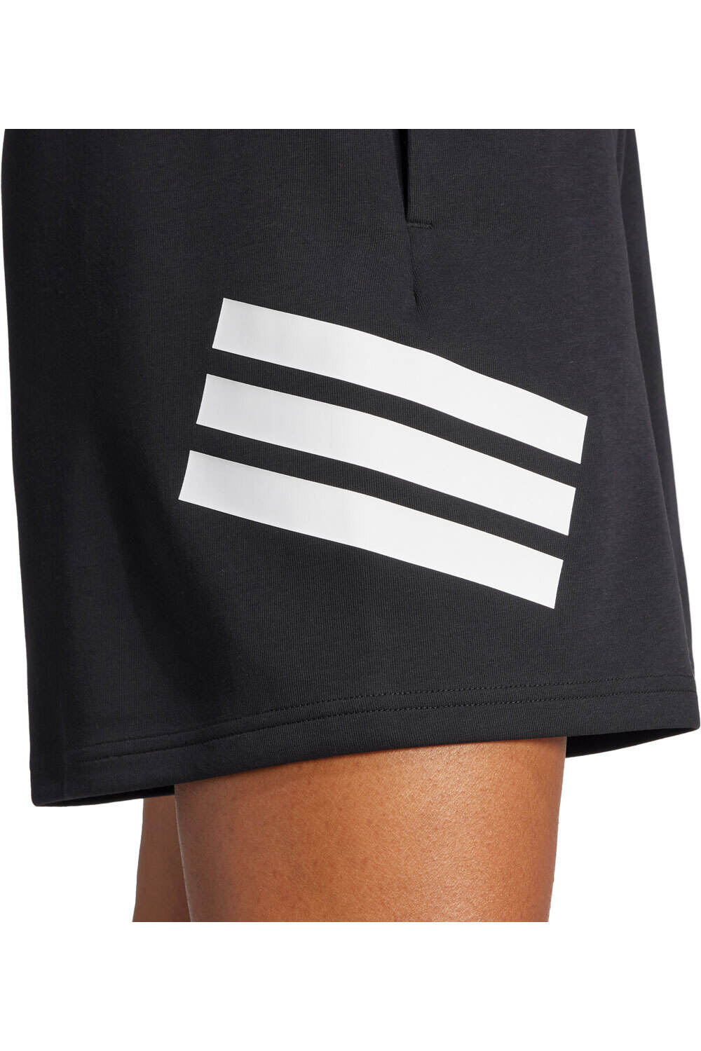adidas pantalón corto deporte mujer FUTURE ICONS THREE STRIPES 03