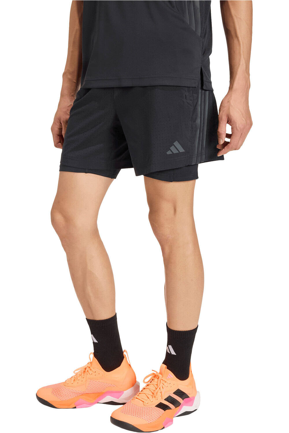 adidas pantalón corto fitness hombre 2�EN�1 TECH ESSENTIALS vista frontal