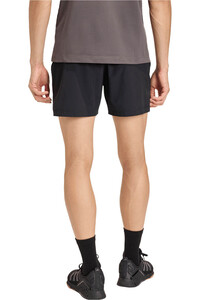 adidas pantalón corto fitness hombre D4T ESSENTIALS vista trasera