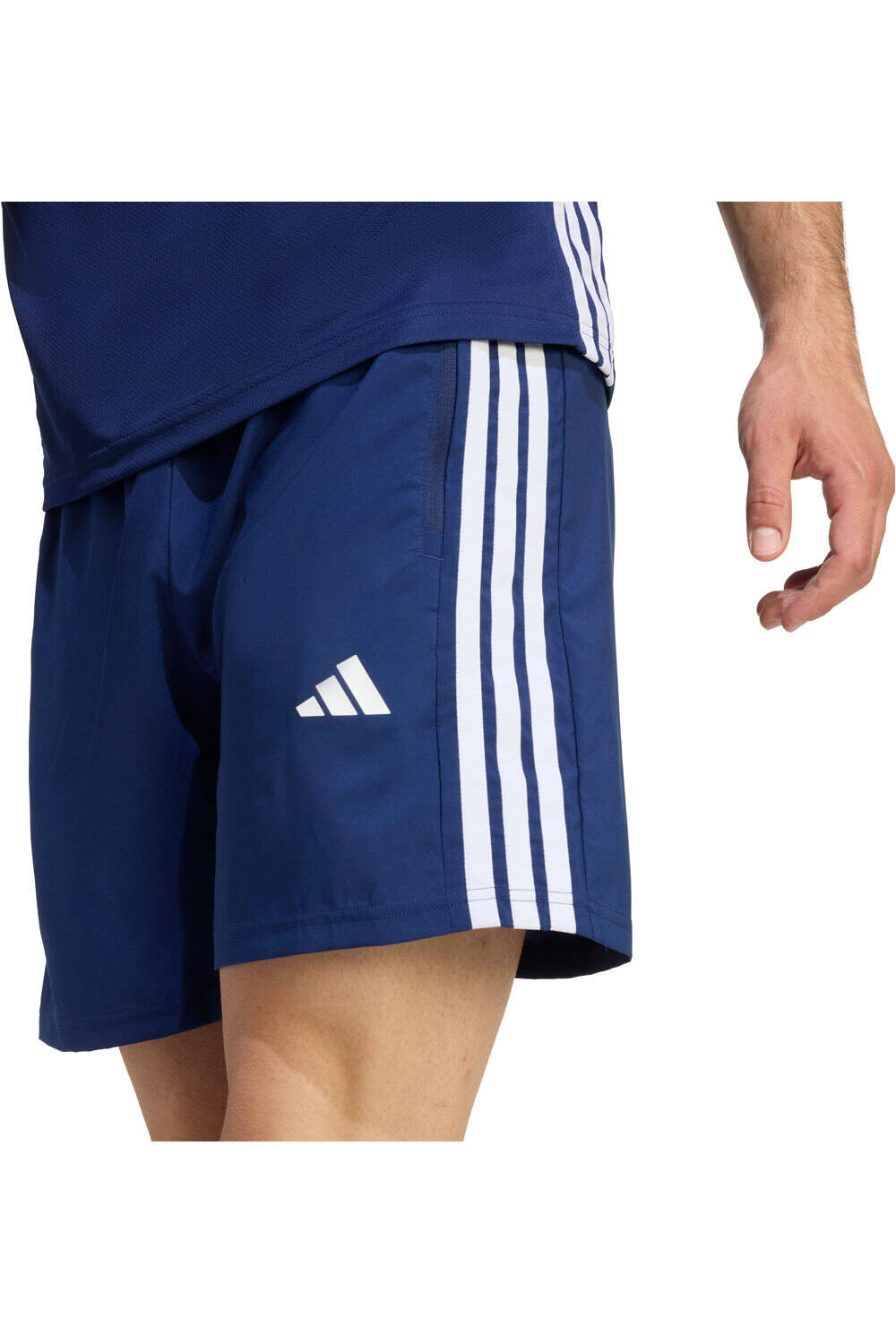 adidas pantalón corto fitness hombre ESSENTIALS BASE 3 STRIPES vista detalle
