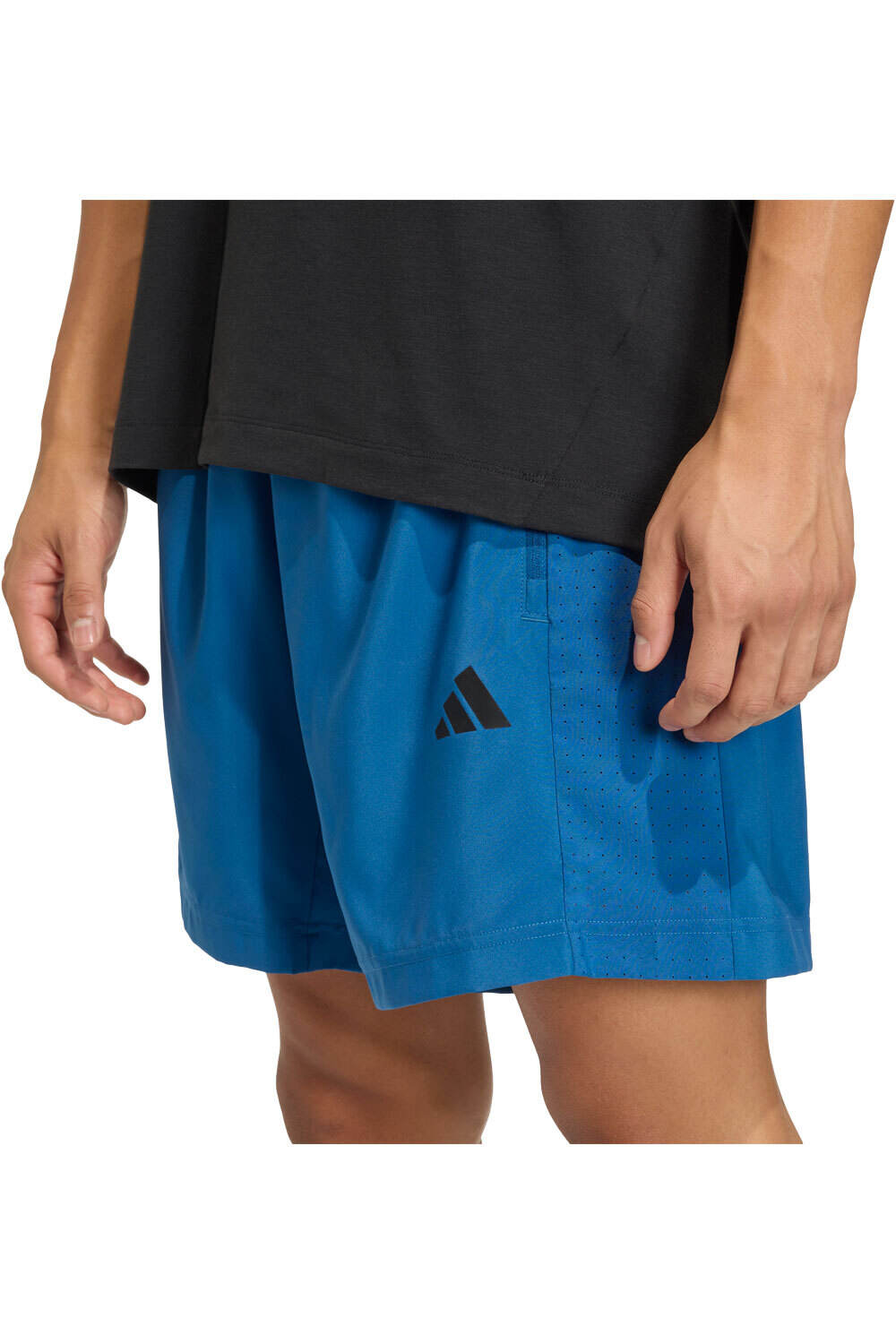 adidas pantalón corto fitness hombre ESSENTIALS BASE 3 STRIPES vista detalle