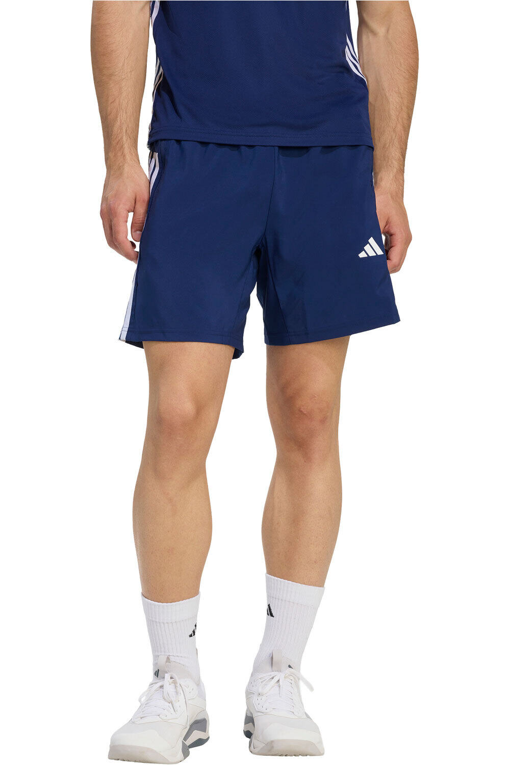 adidas pantalón corto fitness hombre ESSENTIALS BASE 3 STRIPES vista frontal