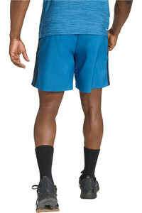 adidas pantalón corto fitness hombre ESSENTIALS BASE 3 STRIPES vista trasera