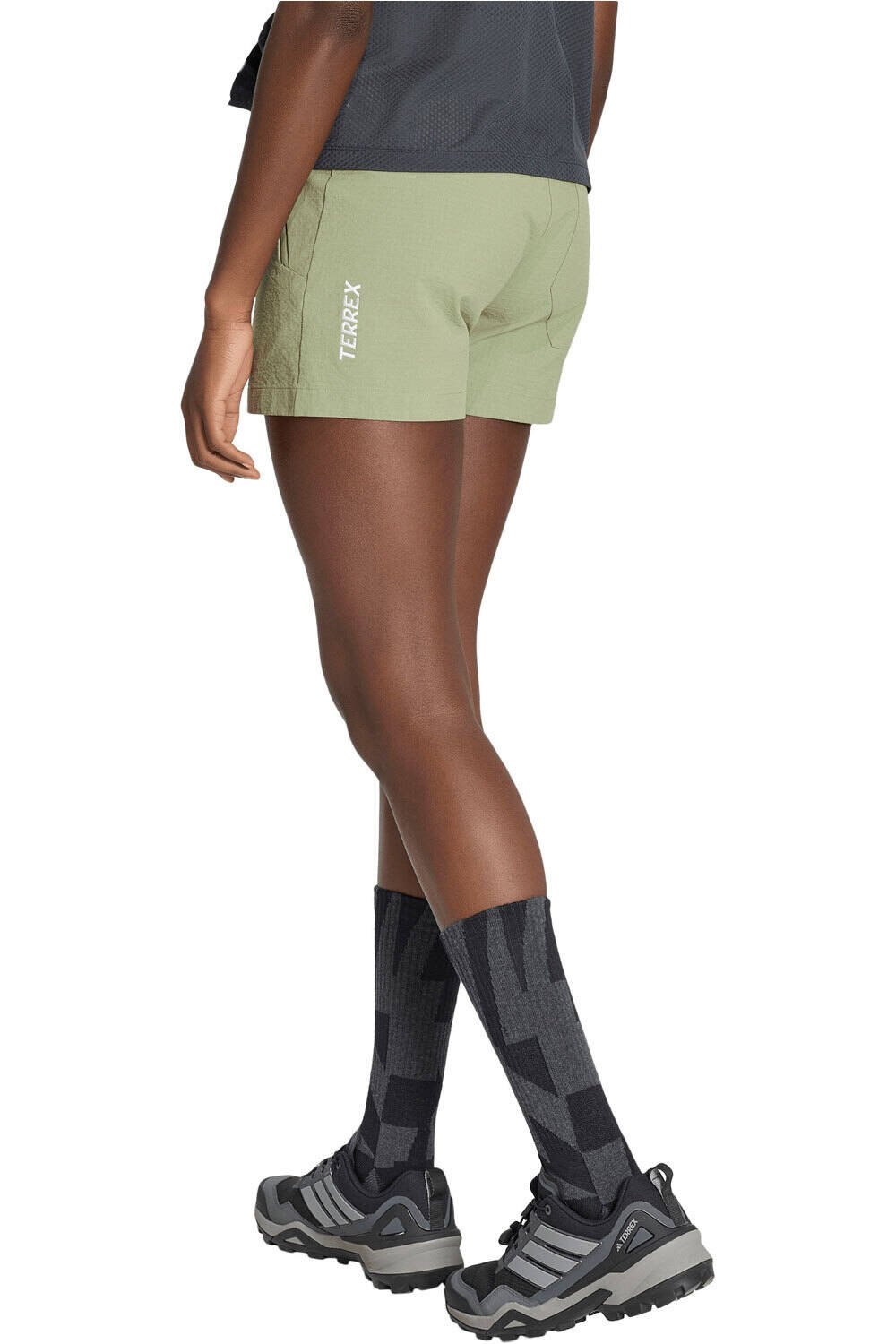 adidas pantalón corto montaña mujer W XPR MD Short vista trasera