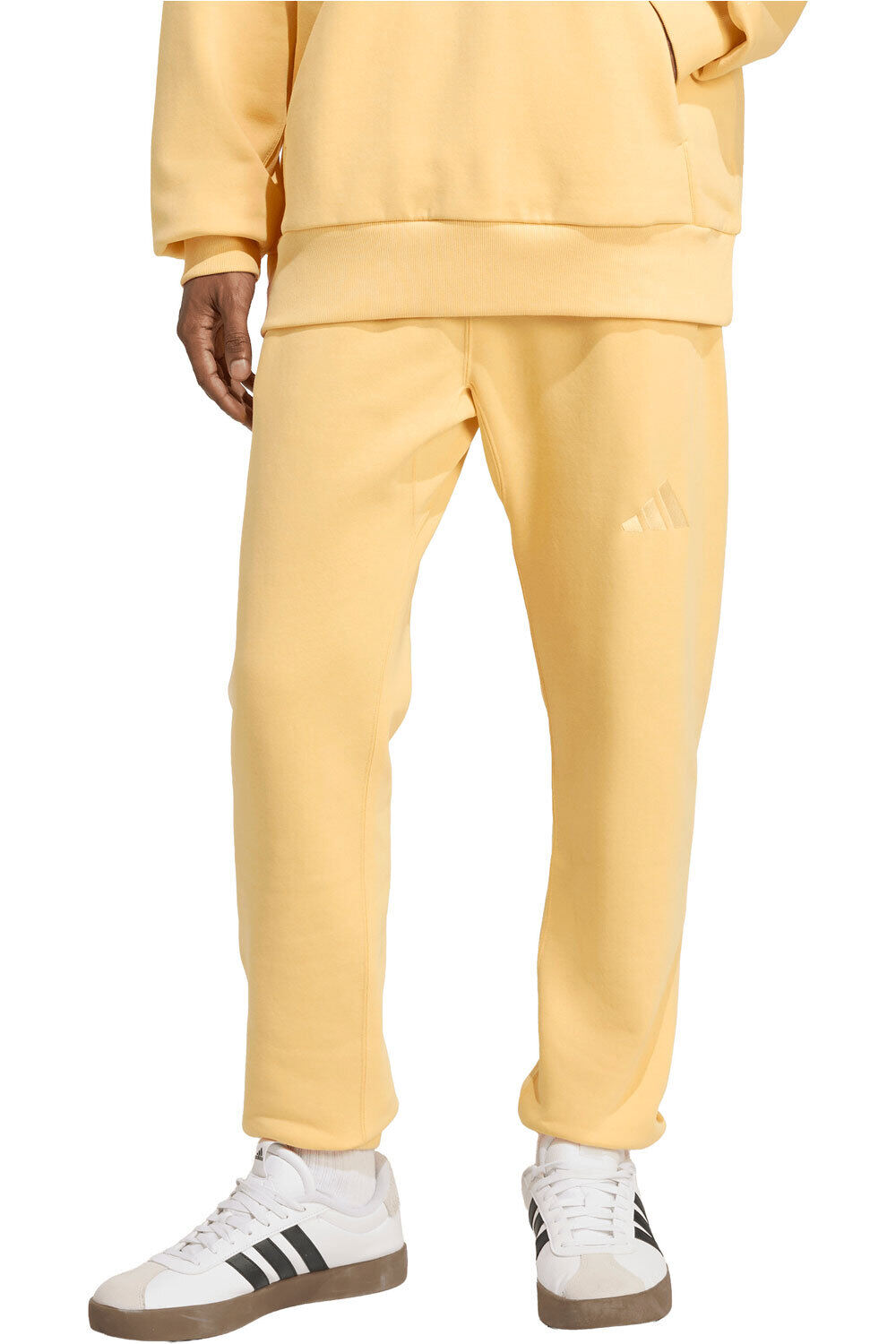 adidas pantalón hombre ALL SZN FLEECE REGULAR TAPERED vista frontal