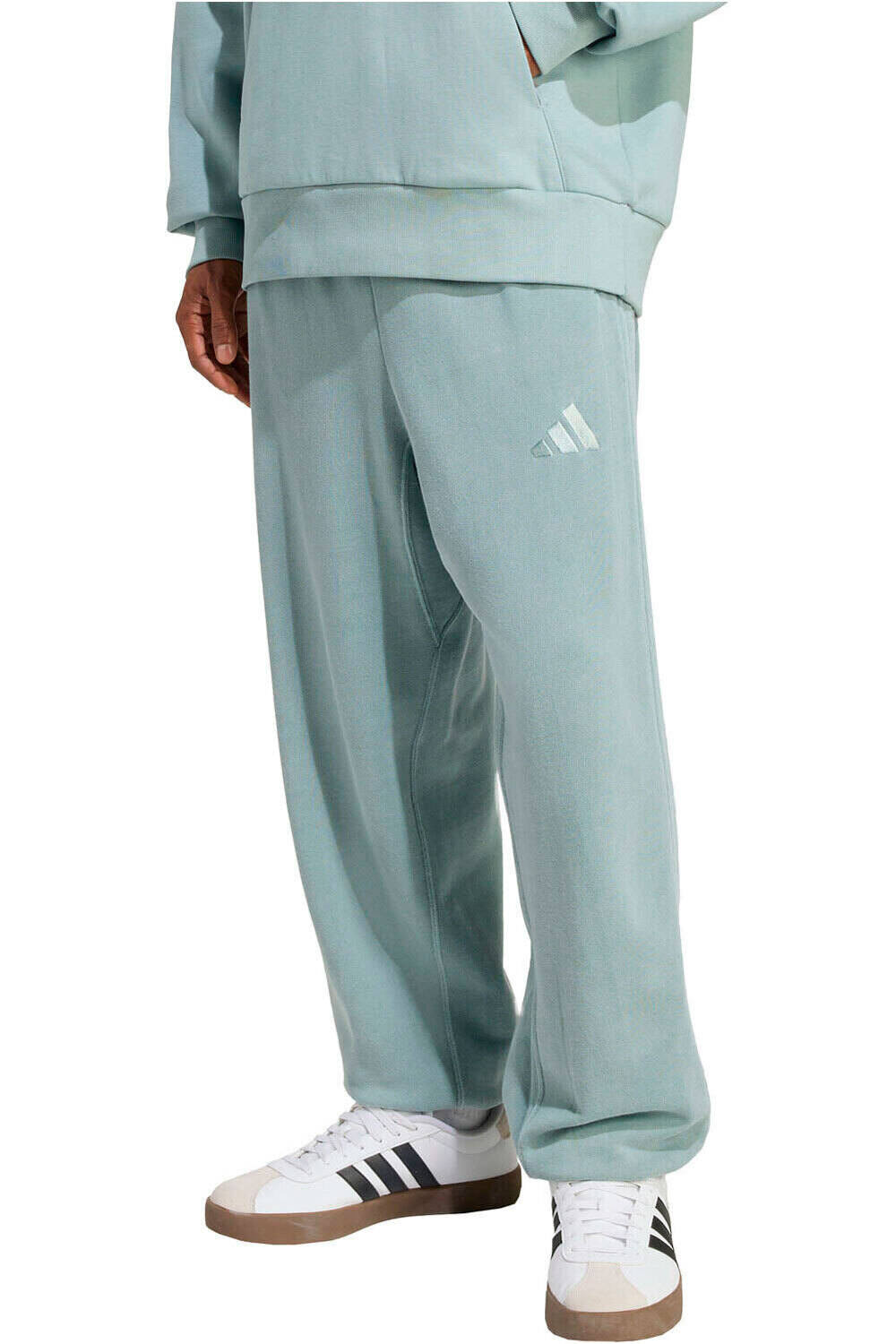 adidas pantalón hombre ALL SZN FRENCH TERRY WASHED LOOSE vista frontal