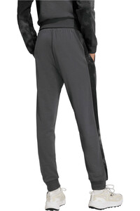 adidas pantalón hombre CON ESTAMPADO DE CAMUFLAJE vista trasera