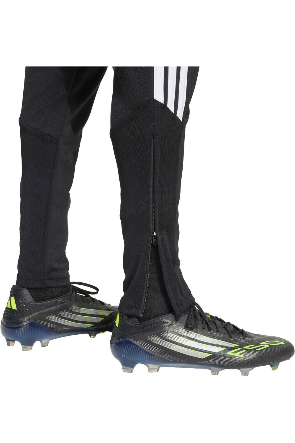 adidas pantalón hombre ENTRENAMIENTO AJUSTADO TIRO 26 LEAGUE vista detalle