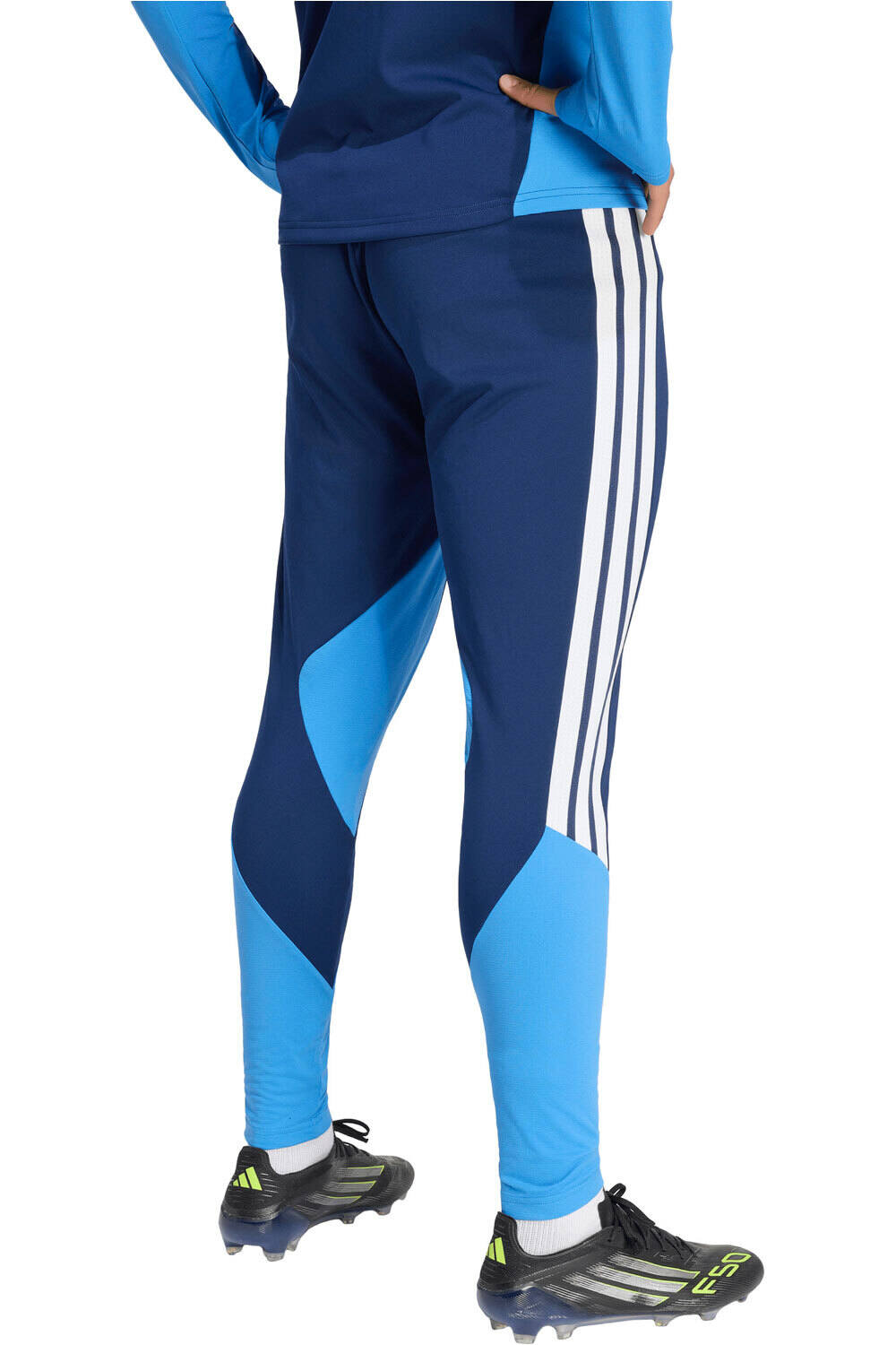 adidas pantalón hombre ENTRENAMIENTO TIRO26 PRO PANTS vista trasera