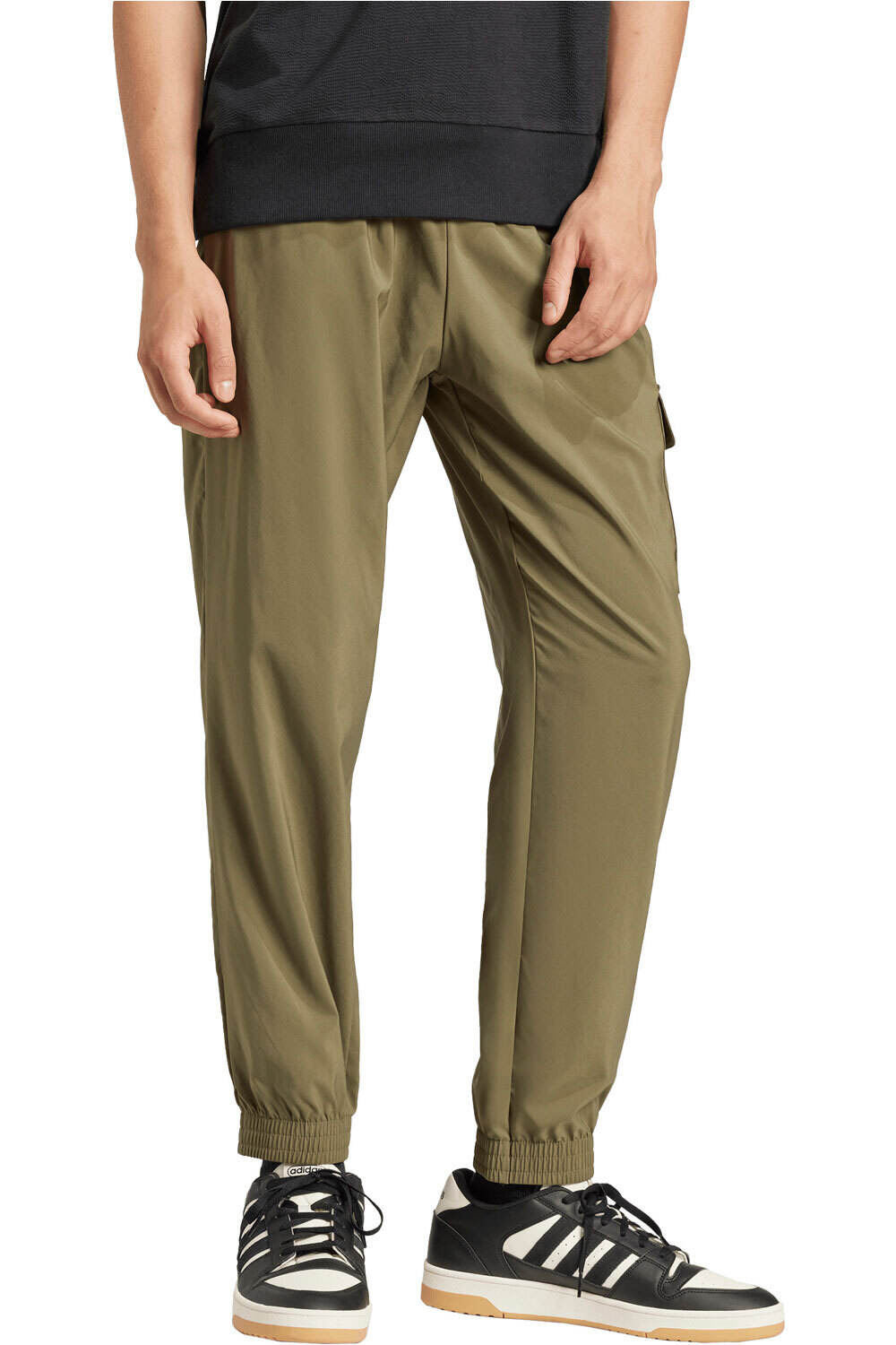 adidas pantalón hombre ESSENTIALS SMALL LOGO vista detalle