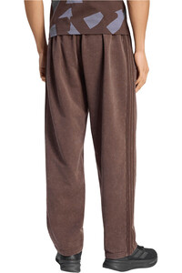 adidas pantalón hombre MERCEDES-AMG vista trasera