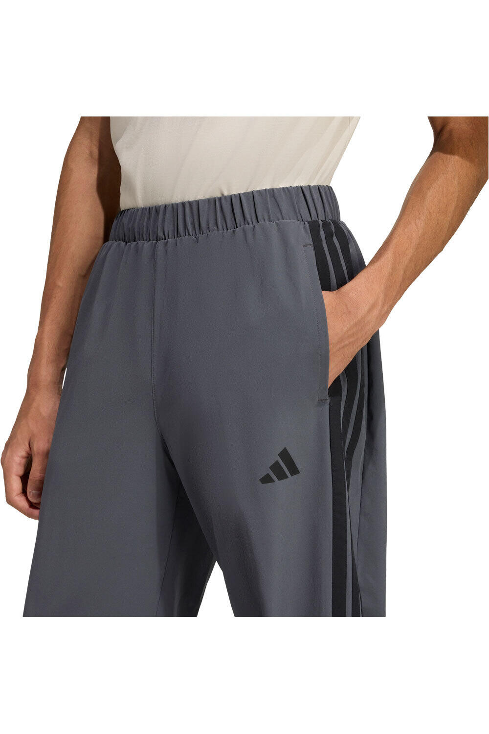 adidas pantalón hombre TCNICO BROCHES 3 STRIPES vista detalle