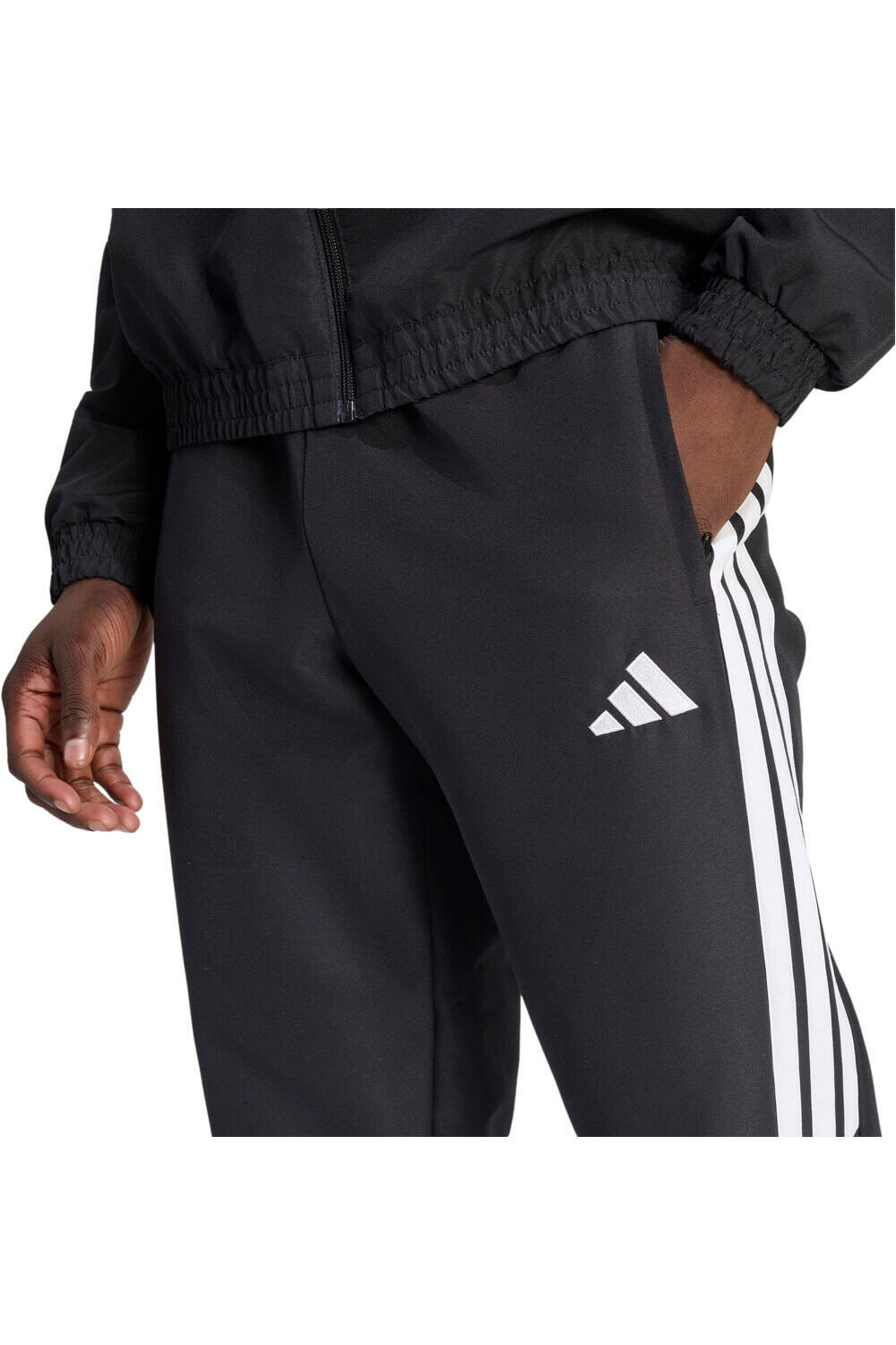 adidas pantalón hombre TCNICO TIRO 26 ESSENTIALS vista detalle