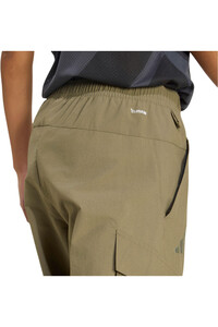 adidas pantalón montaña mujer W CARGO PANTS vista detalle