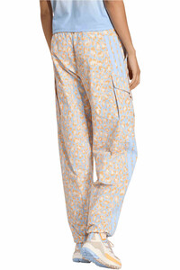 adidas pantalón montaña mujer W CARGO PTS AOP vista trasera