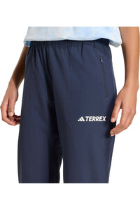 adidas pantalón montaña mujer W MT ESS PANTS 03