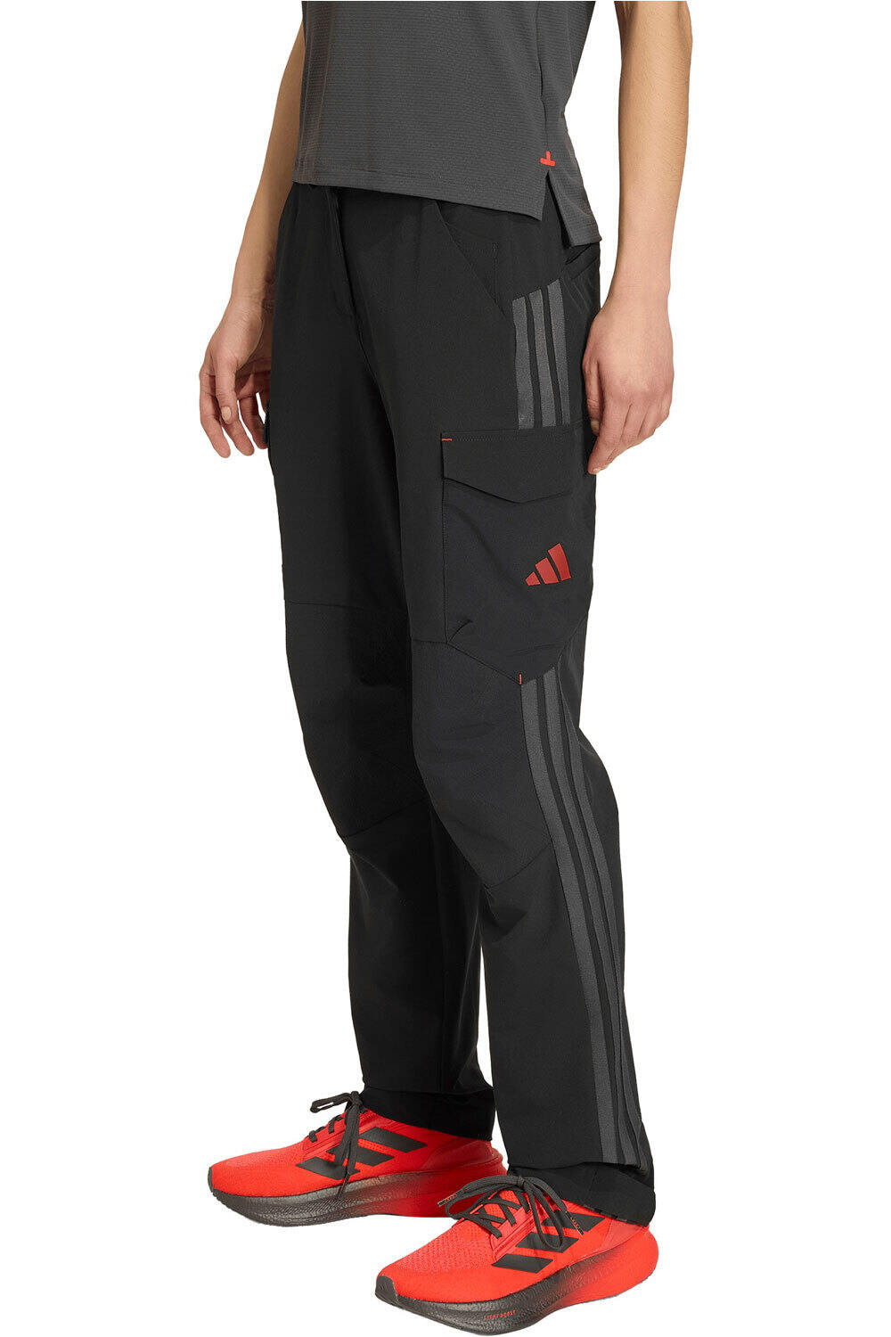 adidas pantalón mujer AUDI FORMULA ONE TEAM MECHANICS vista frontal