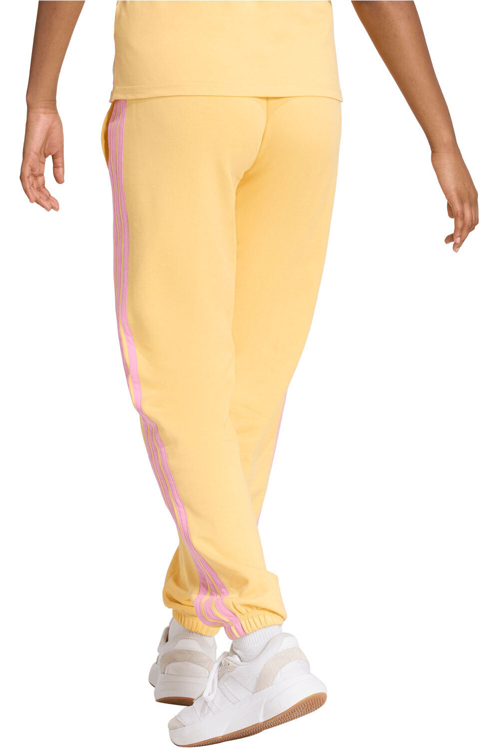 adidas pantalón mujer ESSENTIALS CUFFED 3 BANDAS vista trasera
