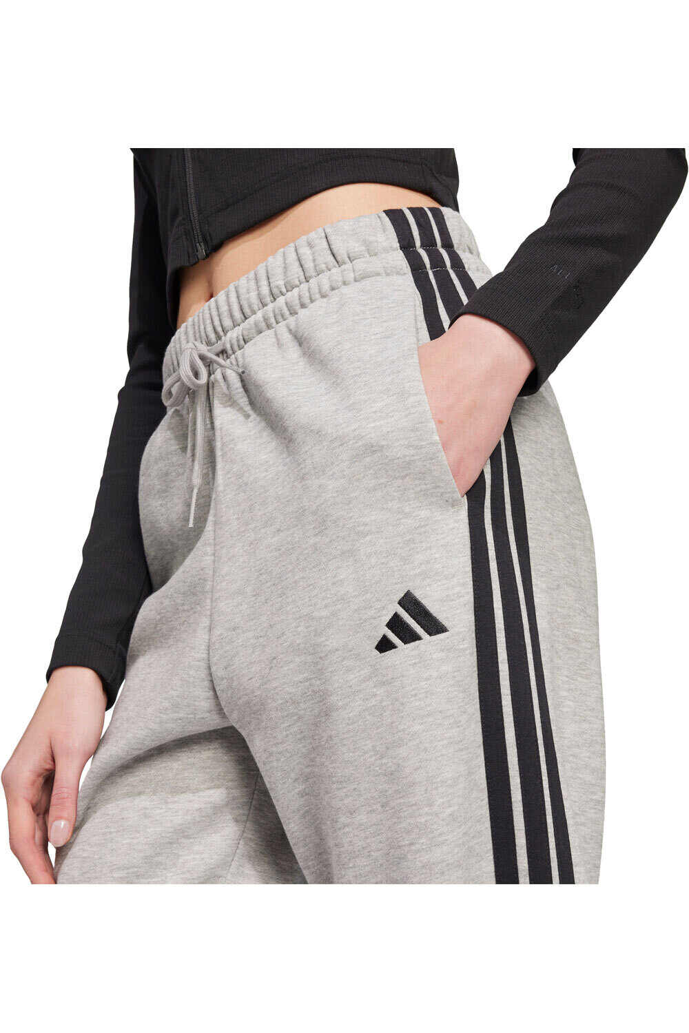 adidas pantalón mujer ESSENTIALS FLEECE LOOSE-FIT 3 BANDAS 04