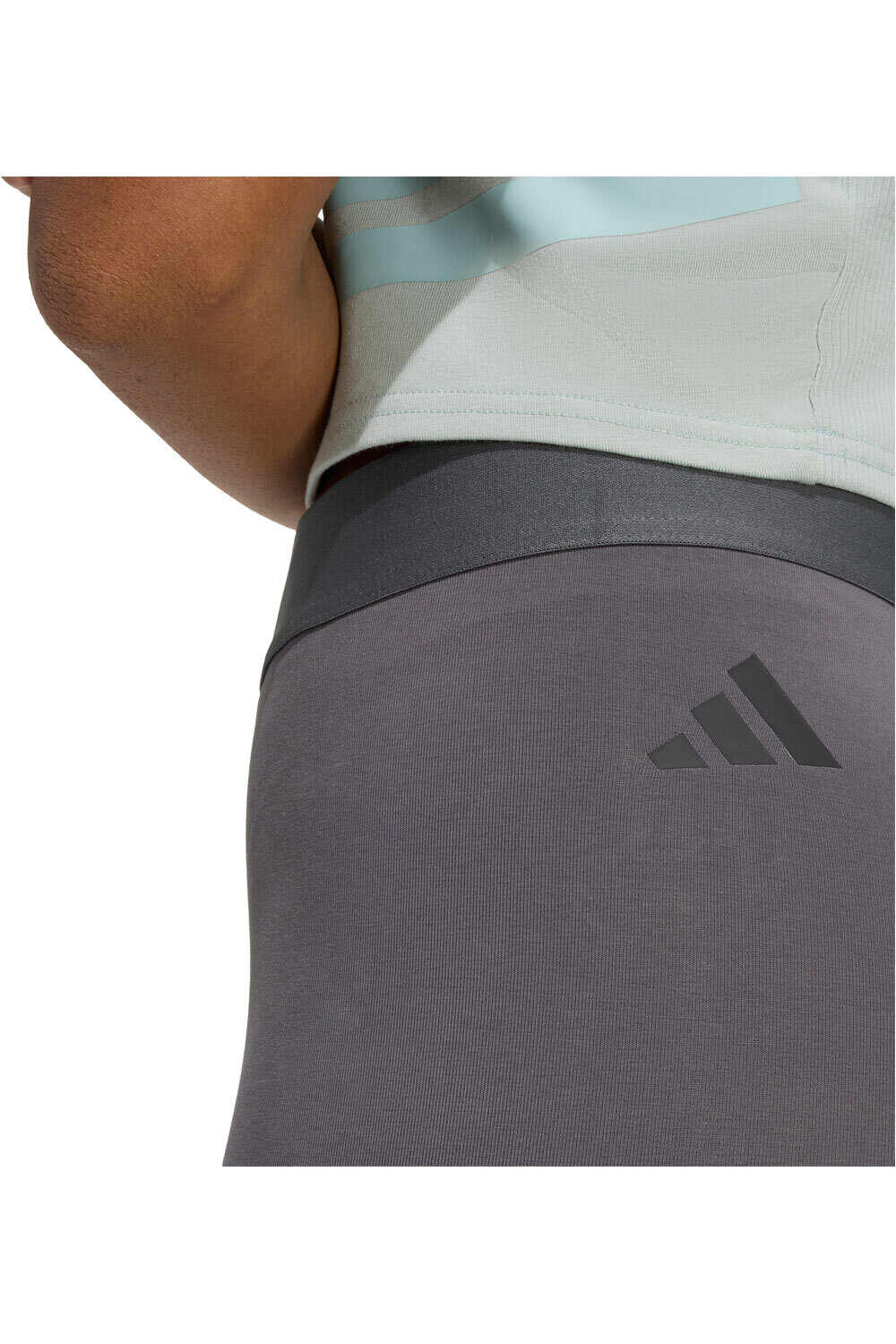 adidas pantalón mujer FUTURE ICONS 3 BANDAS vista detalle