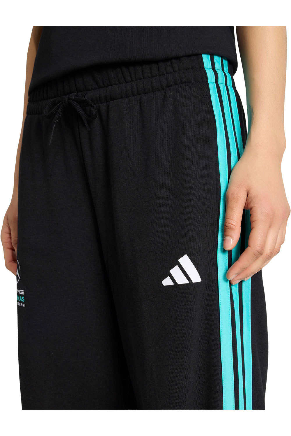 adidas pantalón mujer MERCEDES - AMG PETRONAS F1 DNA vista detalle