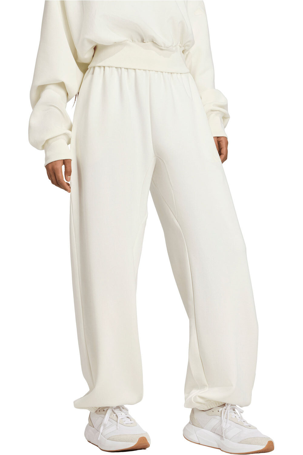 adidas pantalón mujer SOFT LUX LOOSE vista detalle