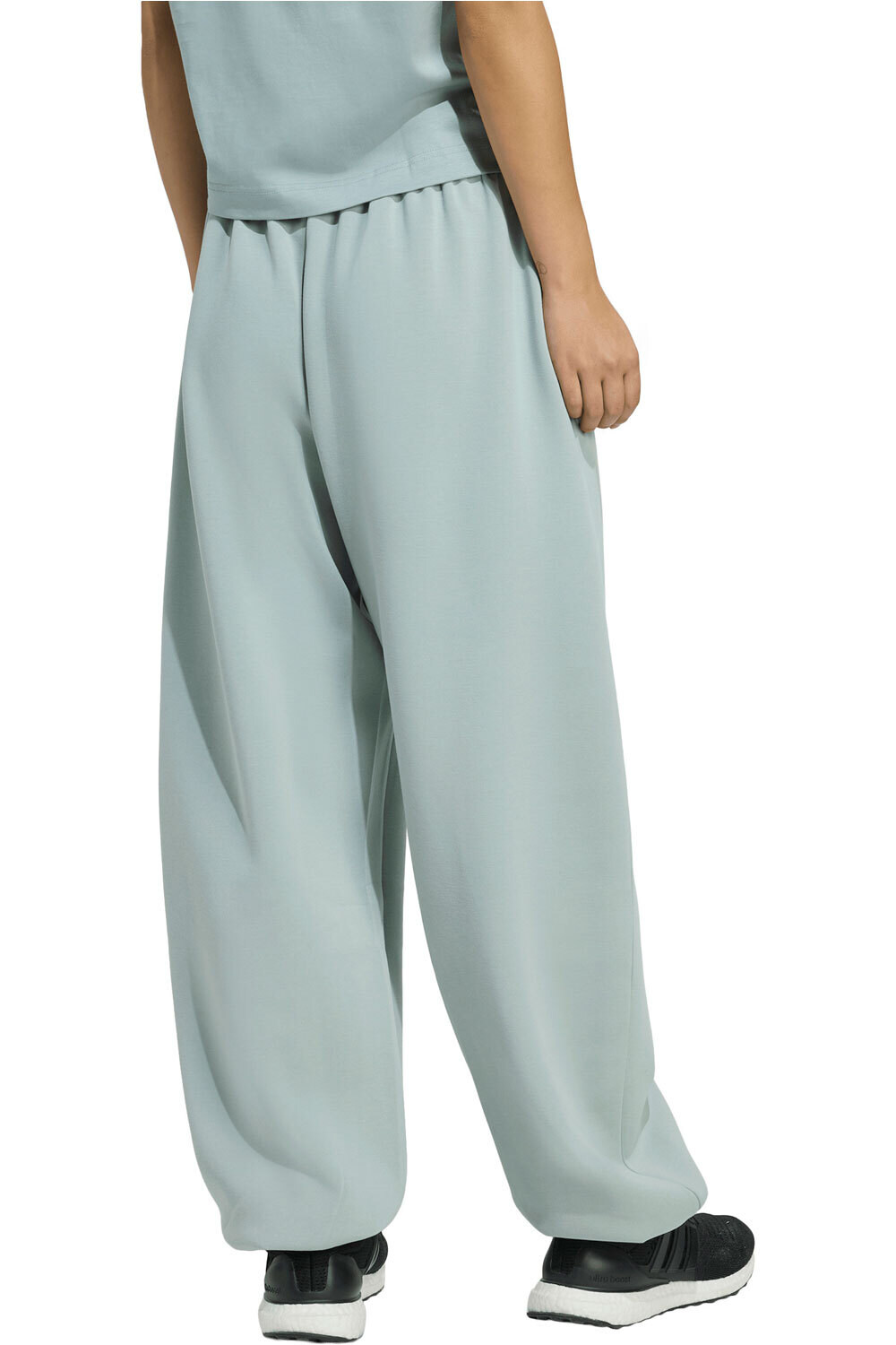 adidas pantalón mujer SOFT LUX LOOSE vista trasera