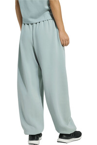 adidas pantalón mujer SOFT LUX LOOSE vista trasera