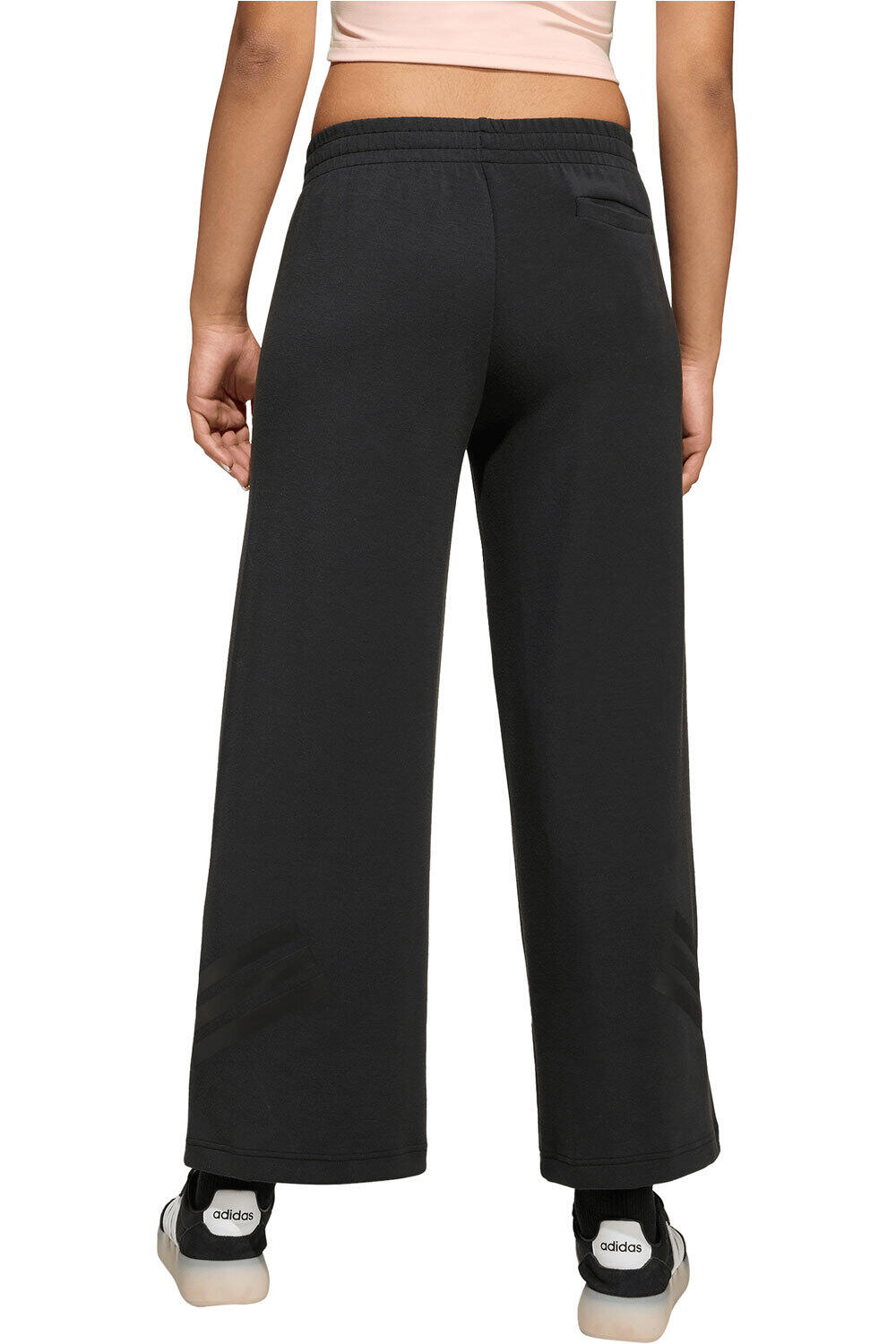 adidas pantalón niña FUTURE ICONS 3 STRIPES WIDE LEG vista trasera