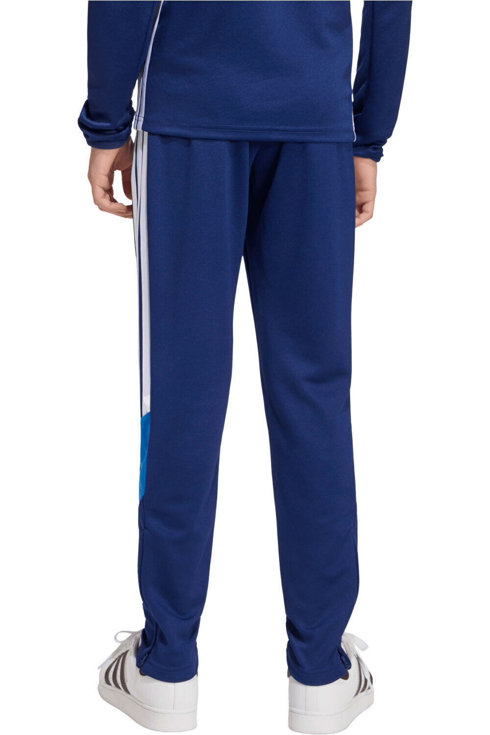 adidas pantalón niño ENTRENAMIENTO TIRO 26 ESSENTIALS vista trasera