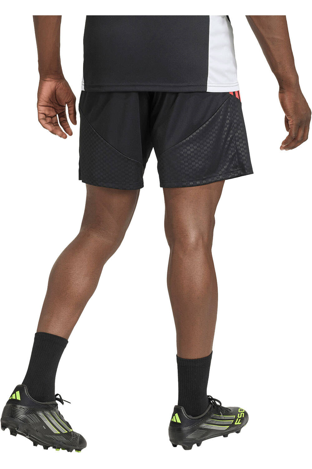 adidas pantalones cortos futbol ENTRENAMIENTO TIRO 26 COMPETITION vista trasera