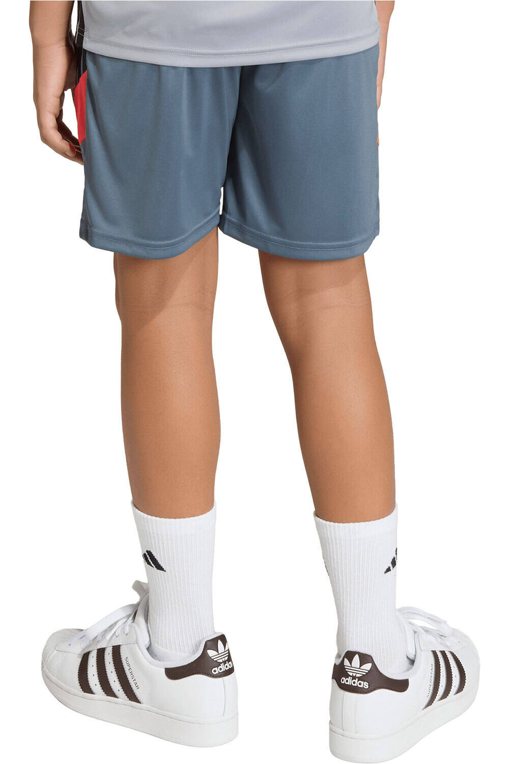 adidas pantalones cortos futbol niño TIRO 26 ESSENTIALS SHORT vista trasera
