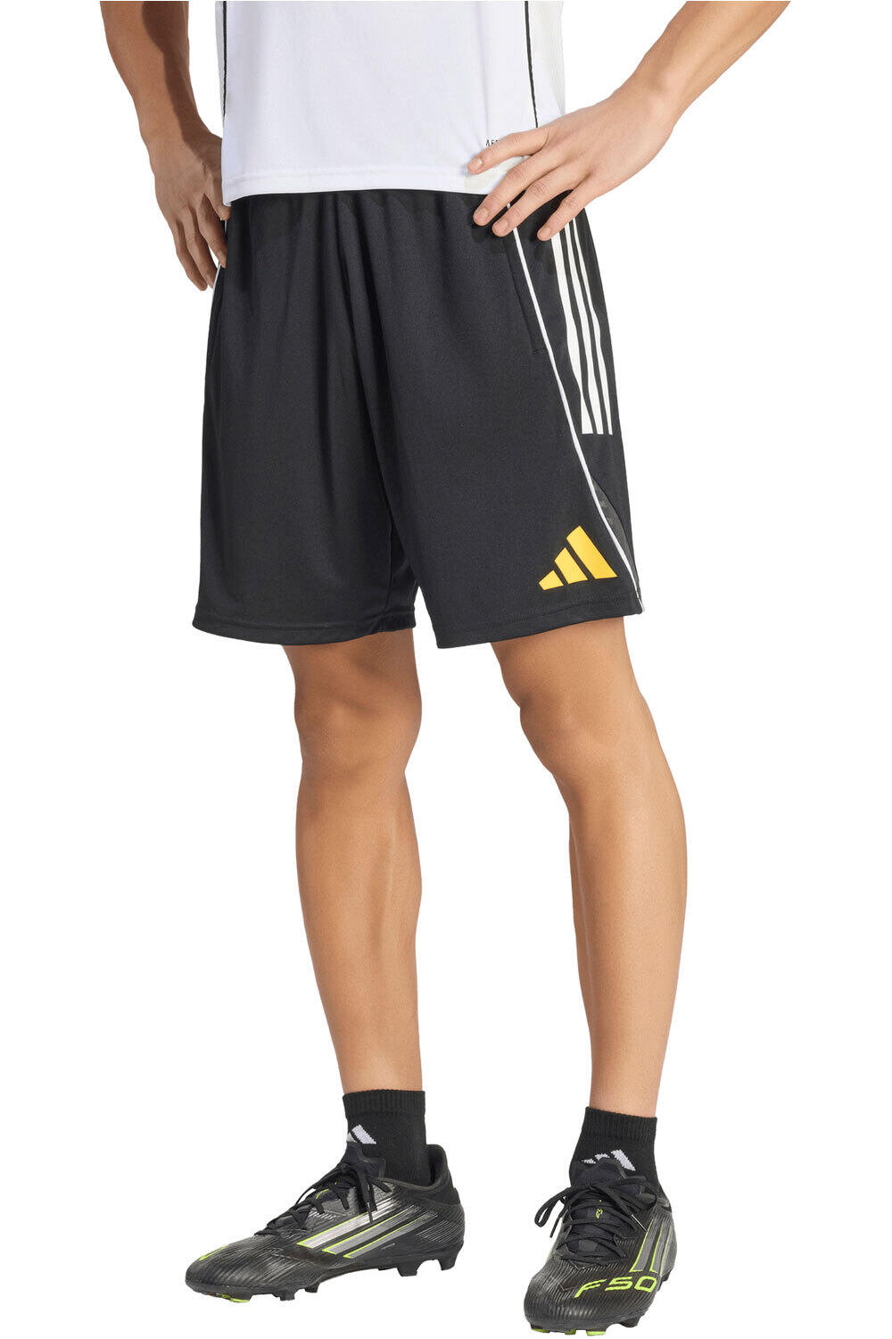 adidas pantalones cortos futbol REAL MADRID AVENGERS 25/26 TIRO25 vista frontal