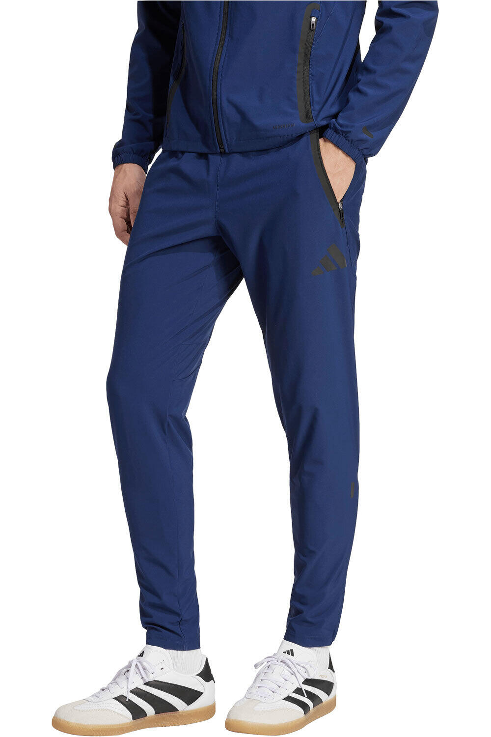 adidas pantalones futbol MANCHESTER U TIRO 25 VIS TECH TRAVEL vista frontal