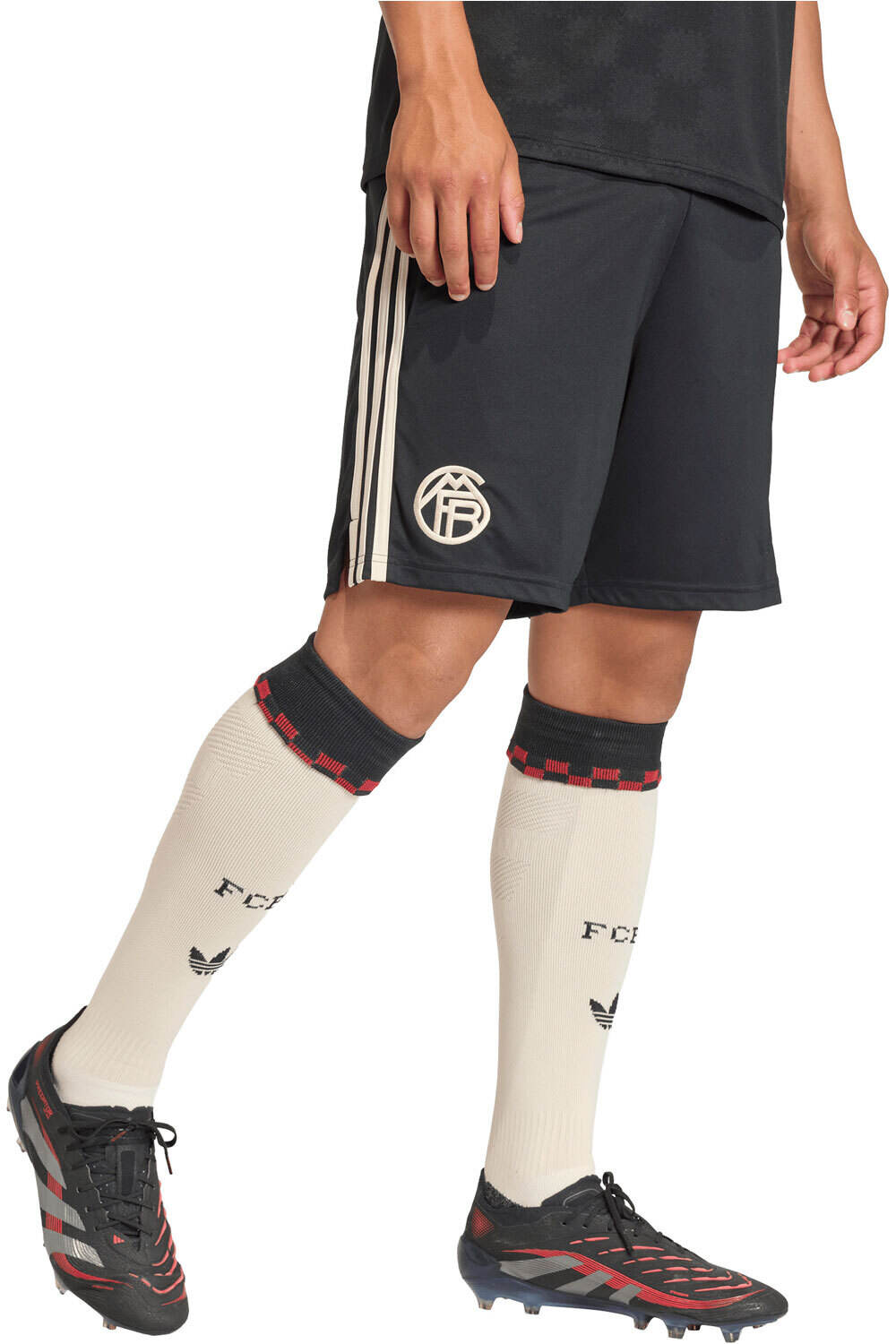 adidas pantalones fútbol oficiales B.MUNICH 26 3 SHO vista frontal