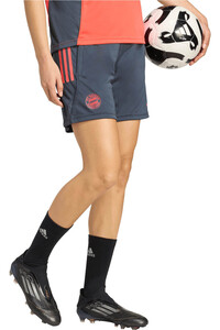 adidas pantalones fútbol oficiales B.MUNICH 26 TR SHO W vista detalle