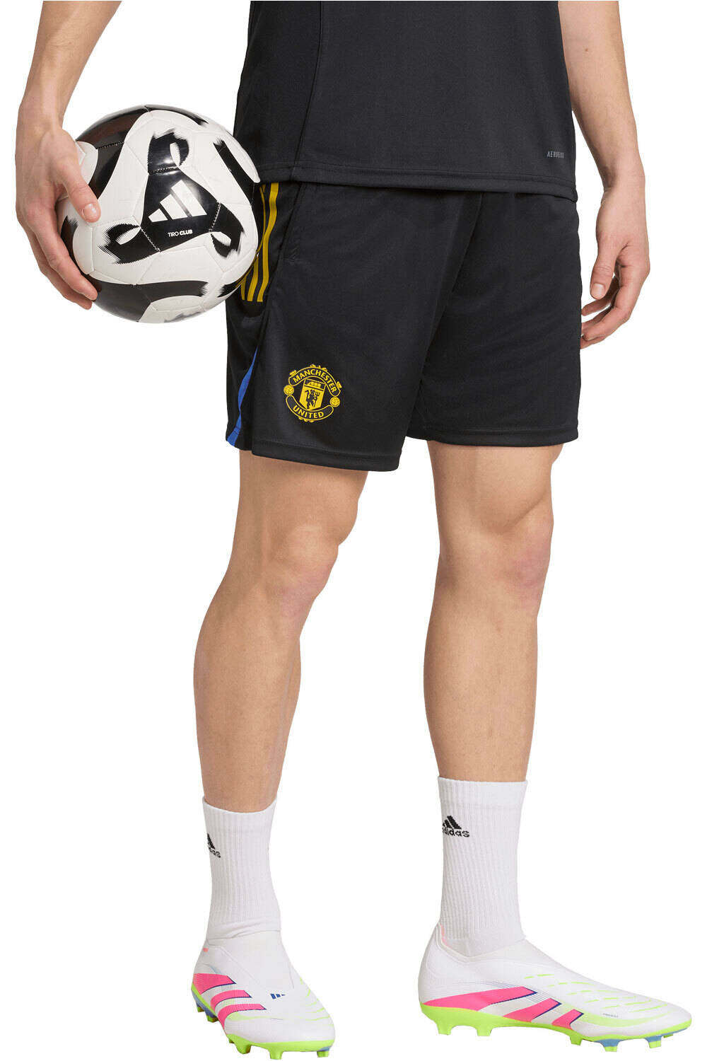 adidas pantalones fútbol oficiales M.UNITED 26 EU TR SHO vista frontal