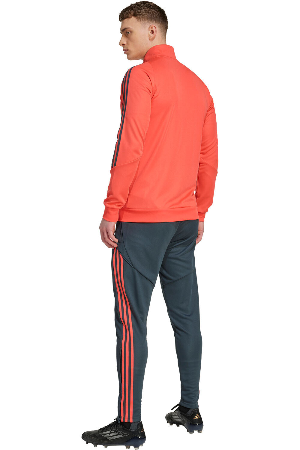 adidas pantalones largos futbol B.MUNICH 26 TK SUIT vista detalle