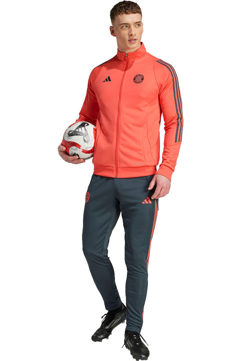 adidas pantalones largos futbol B.MUNICH 26 TK SUIT vista trasera