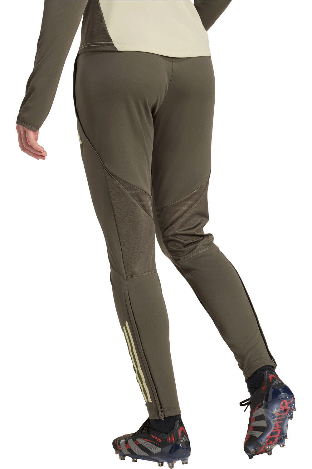 adidas pantalones largos futbol R.MADRID 26 TR PNT W vista trasera