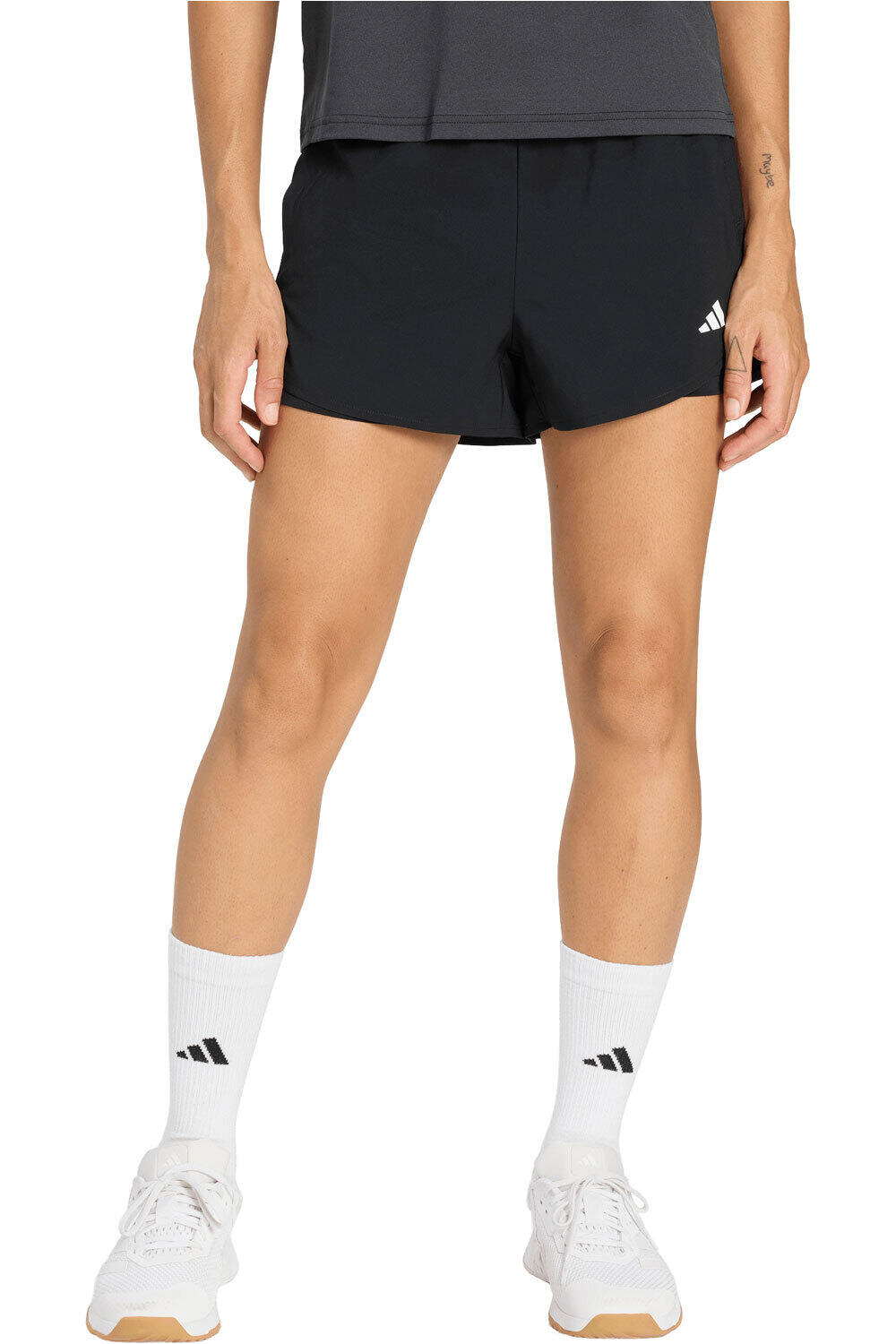 adidas pantalones y mallas cortas fitness mujer 2 EN 1 ESSENTIALS vista frontal