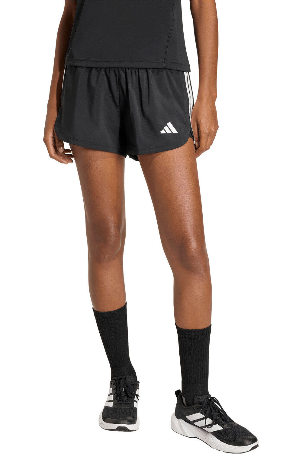 adidas pantalones y mallas cortas fitness mujer PACER WORKOUT WOVEN 2IN1 vista frontal